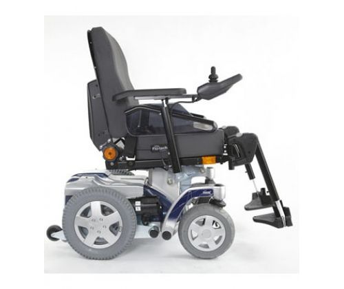 Кресло-коляска для инвалидов с электроприводом Invacare Storm